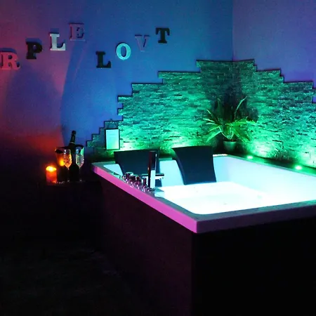 Purple Lovt Apartman